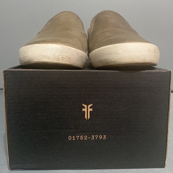 FRYE Women’s Dylan Slip On - Picture 2 of 13